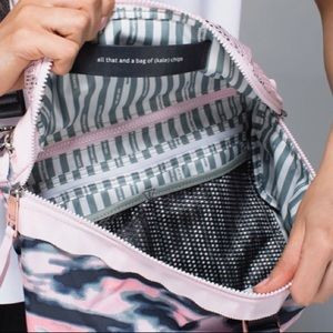 lululemon athletica Bags - Lululemon crossbody bag lululemon athletica Bags - Lululemon crossbody bag